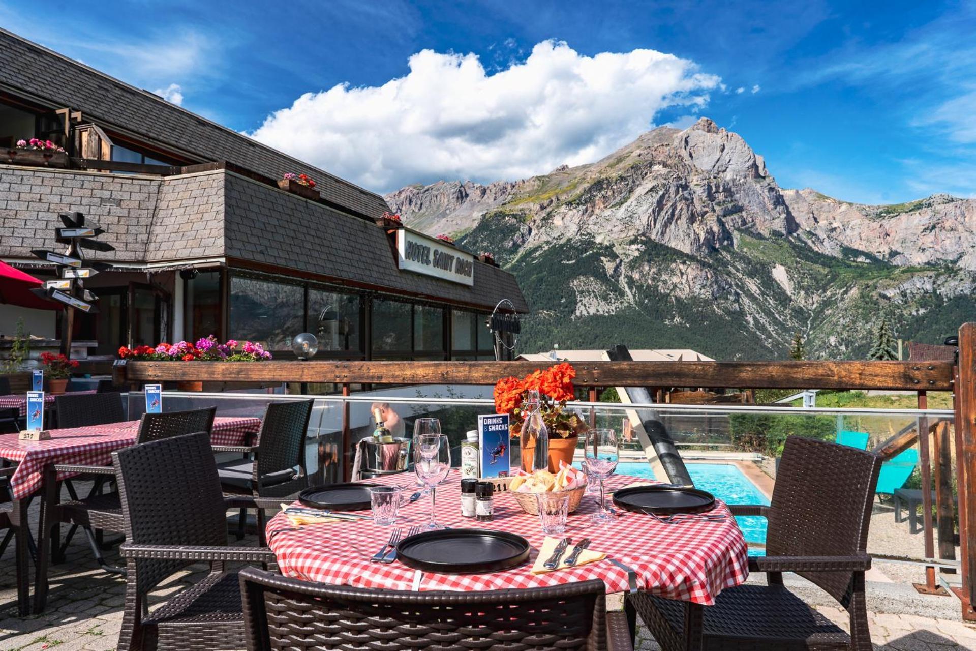 Hotel Restaurant Saint Roch Puy-Saint-Vincent Exterior foto